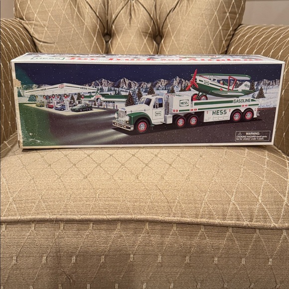 Hess 2002 Toy Truck and Airplane Set - Picture 3 of 11